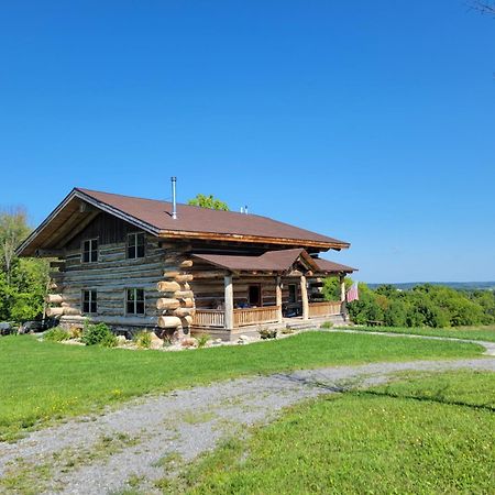 Firefly Creek Lodge Livonia Bagian luar foto