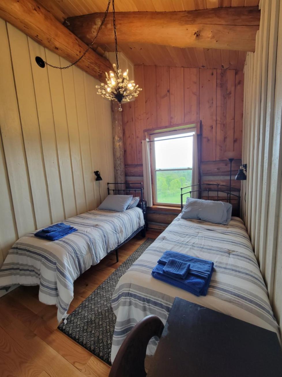 Firefly Creek Lodge Livonia Bagian luar foto