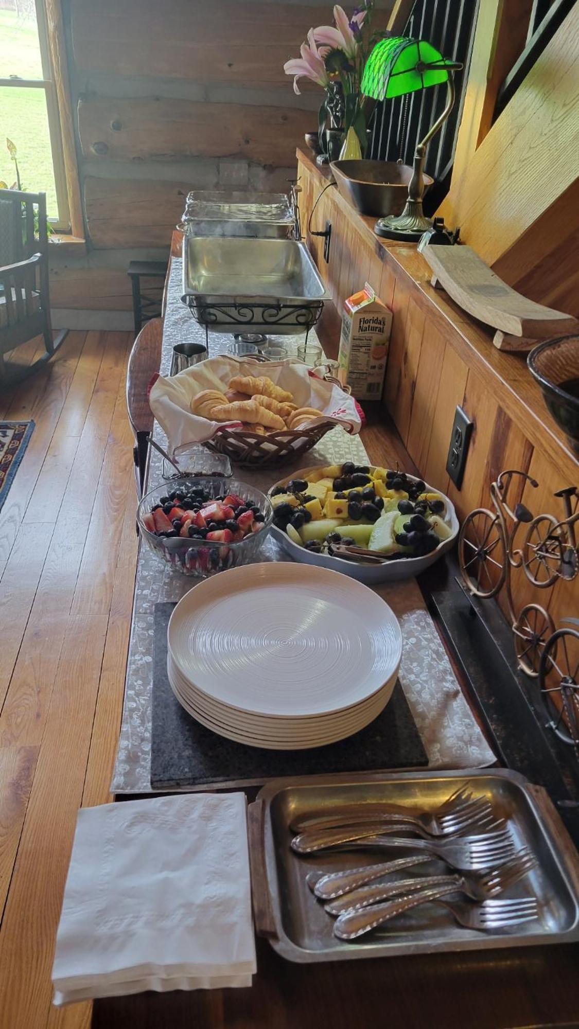 Firefly Creek Lodge Livonia Bagian luar foto